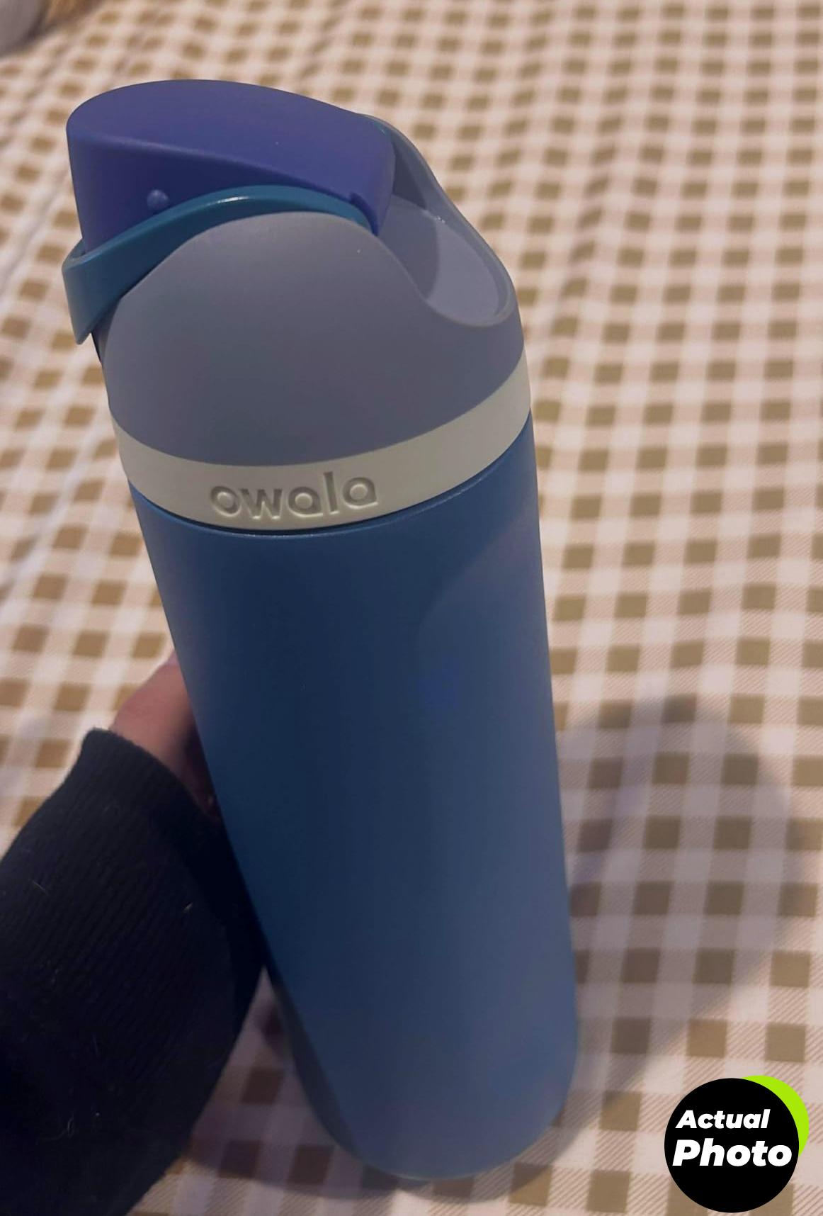 owala-freesip-24oz-water-bottle-foto-3