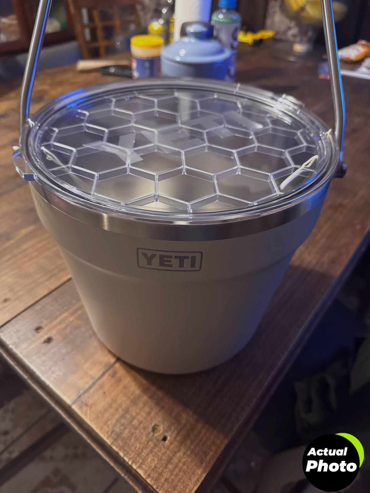 yeti-bucket-6-longnecks-foto-1